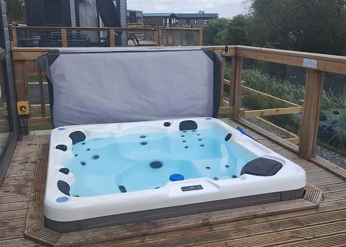 Host & - Kingfisher Amotherby