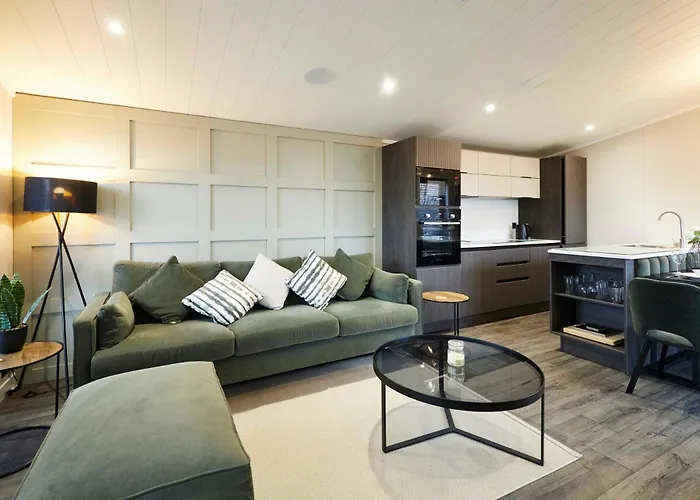 Host & - Kingfisher * Amotherby