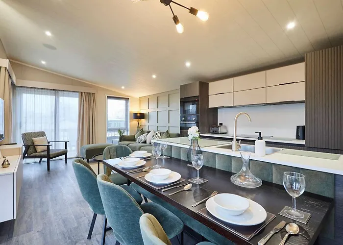 Host & - Kingfisher Amotherby